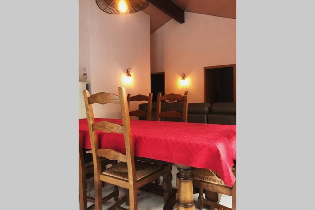 Maison Entiere Au Pied Du Plateau Du Retord 2 Chambres Sdb - Vouvray Ochiaz Exterior foto